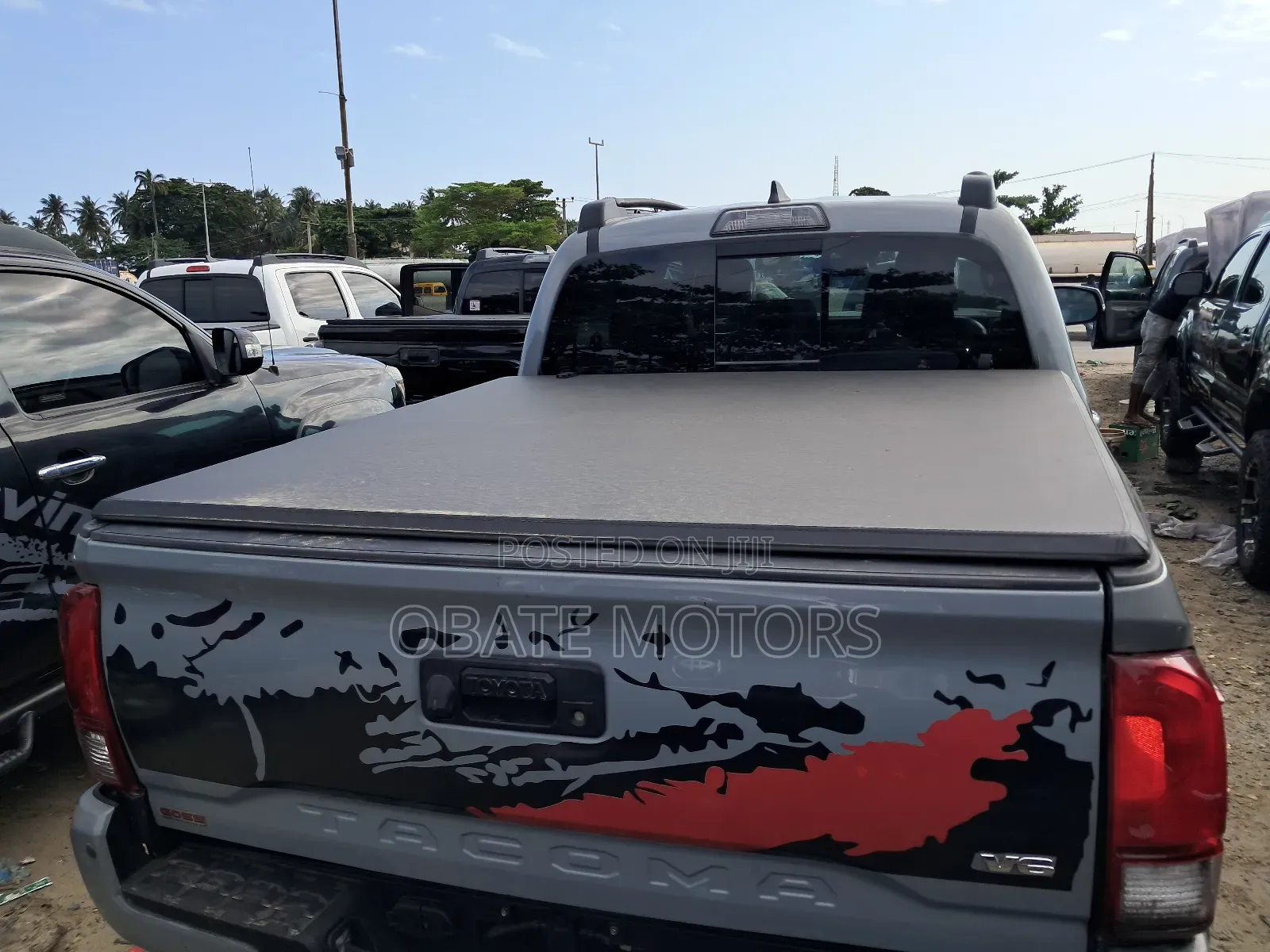 Toyota Tacoma 2018 Beige