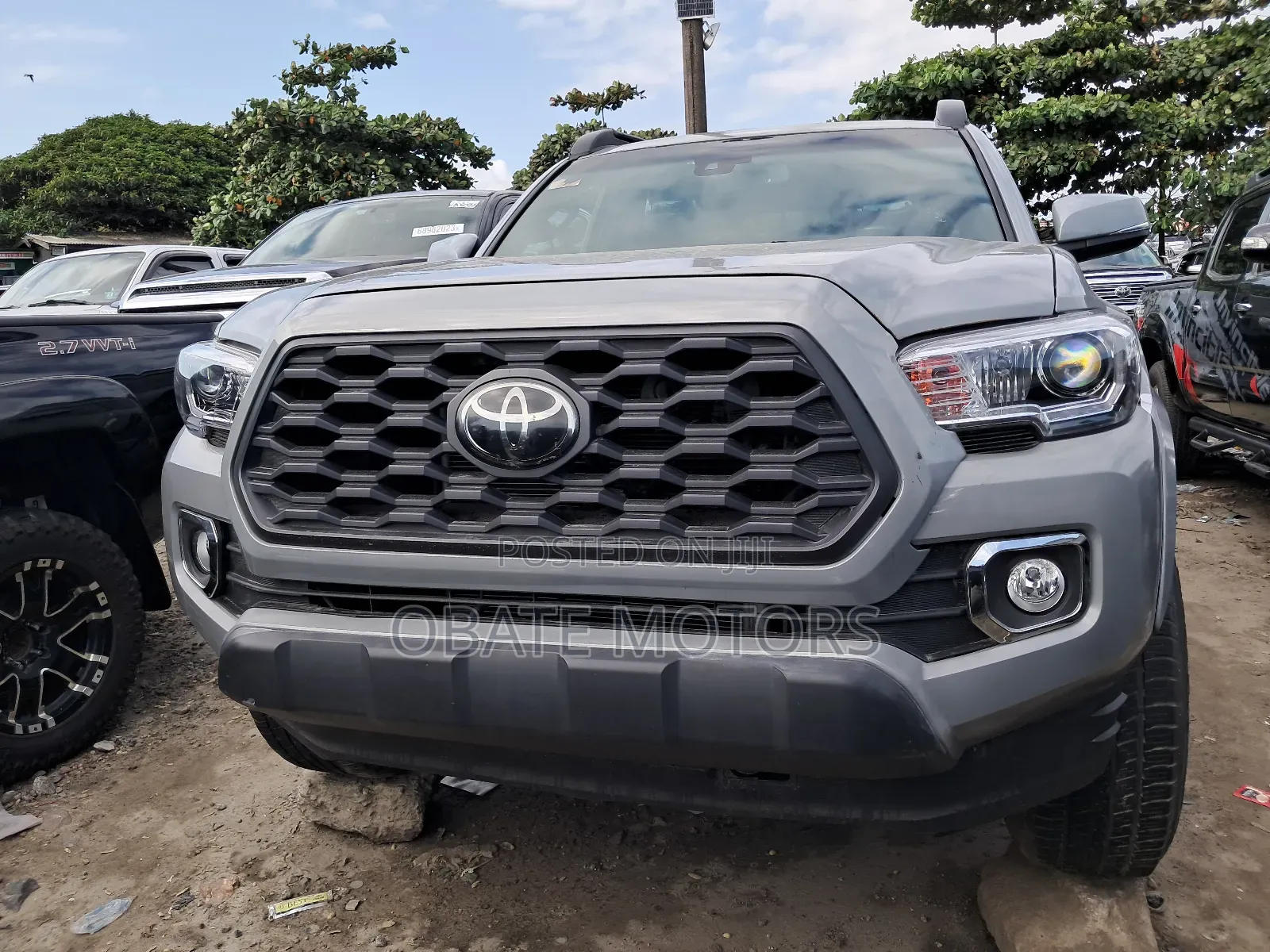 Toyota Tacoma 2018 Beige
