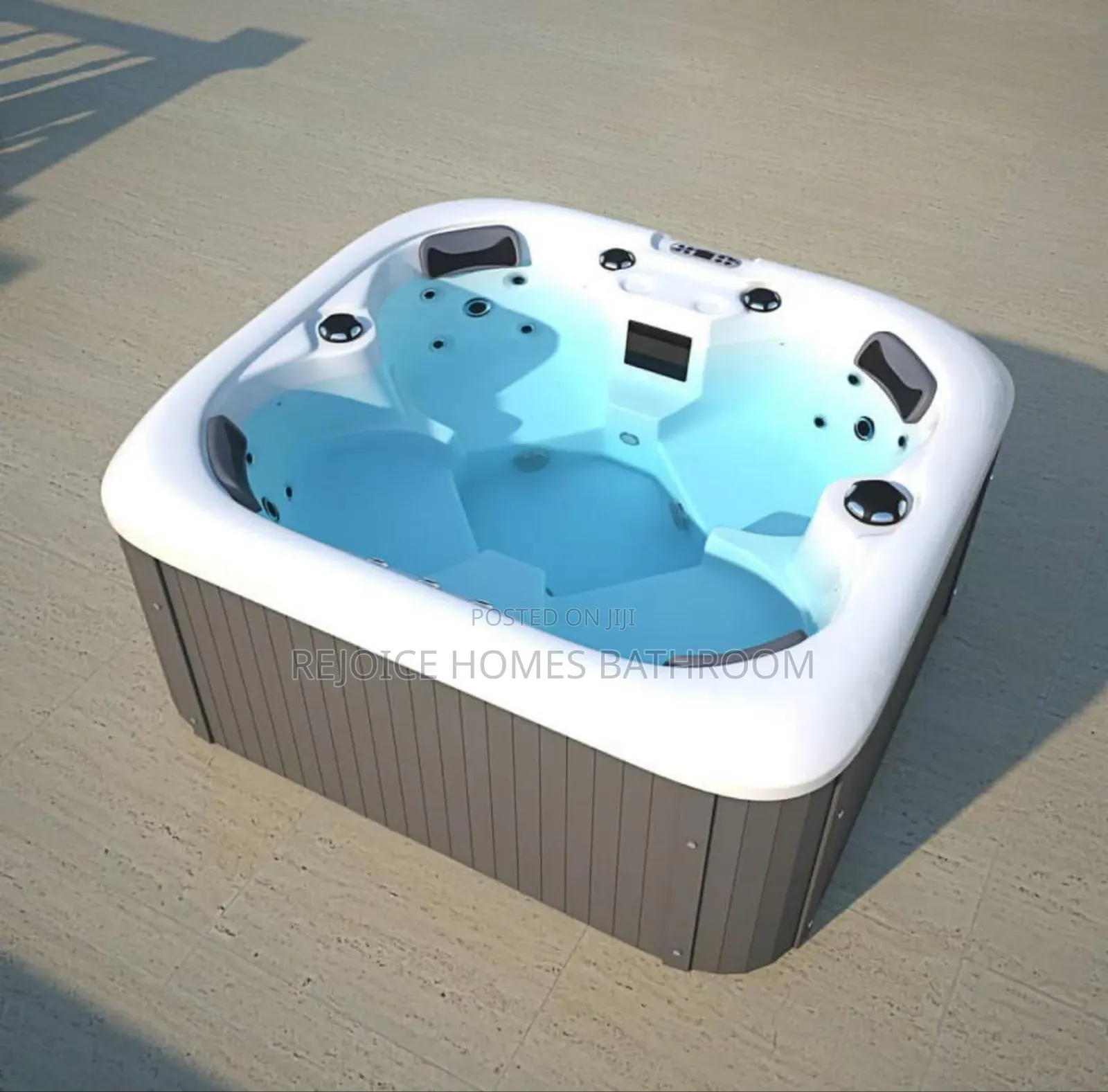 Luxury Hot Tub 4 Seater Spa Jacuzzi