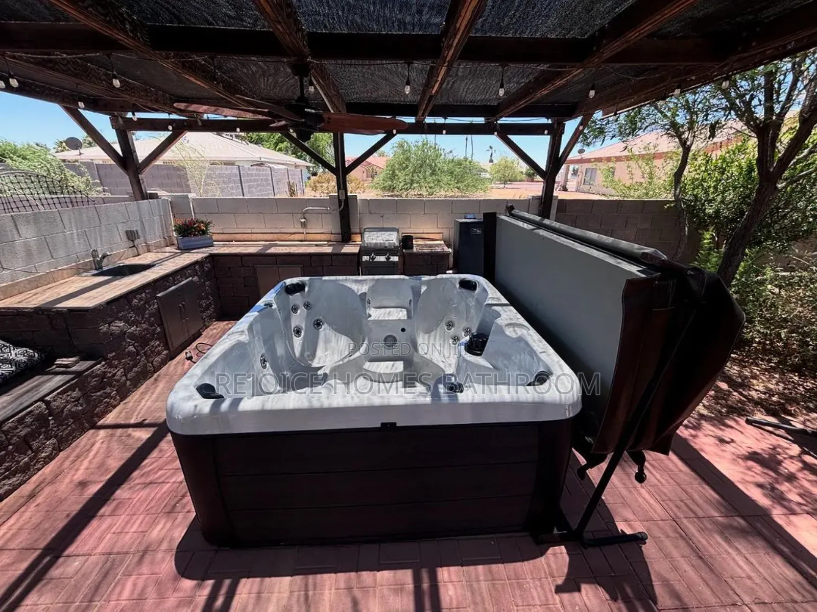 Luxury Hot Tub 4 Seater Spa Jacuzzi