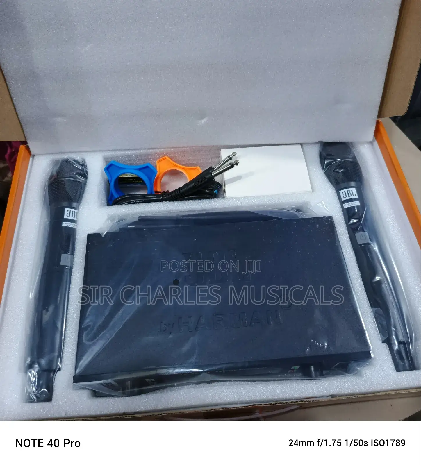 JBL VM-1000 Professional Wireless Microphone System