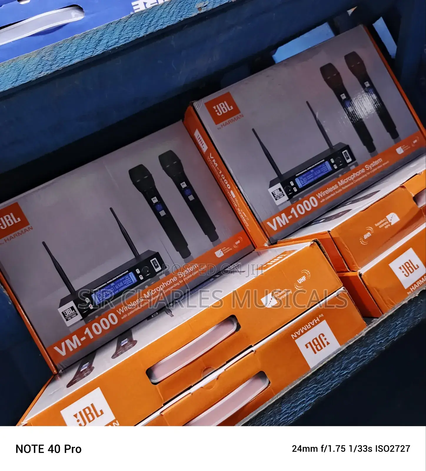 JBL VM-1000 Professional Wireless Microphone System