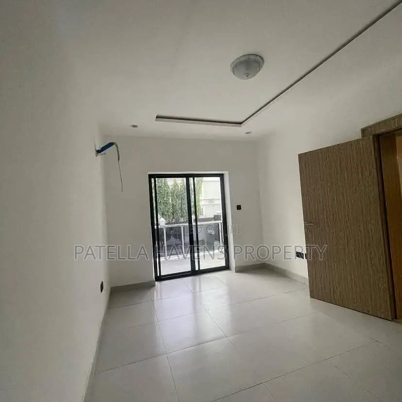 Magnificently Built With Proper Interior In Lifecamp