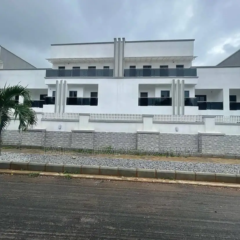 Magnificently Built With Proper Interior In Lifecamp
