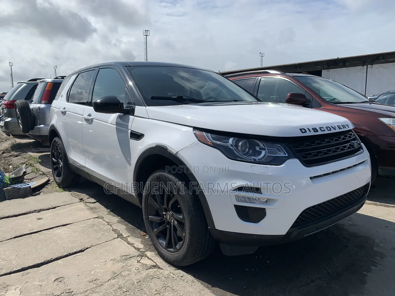 Land Rover Discovery SE 4x4 2017 White