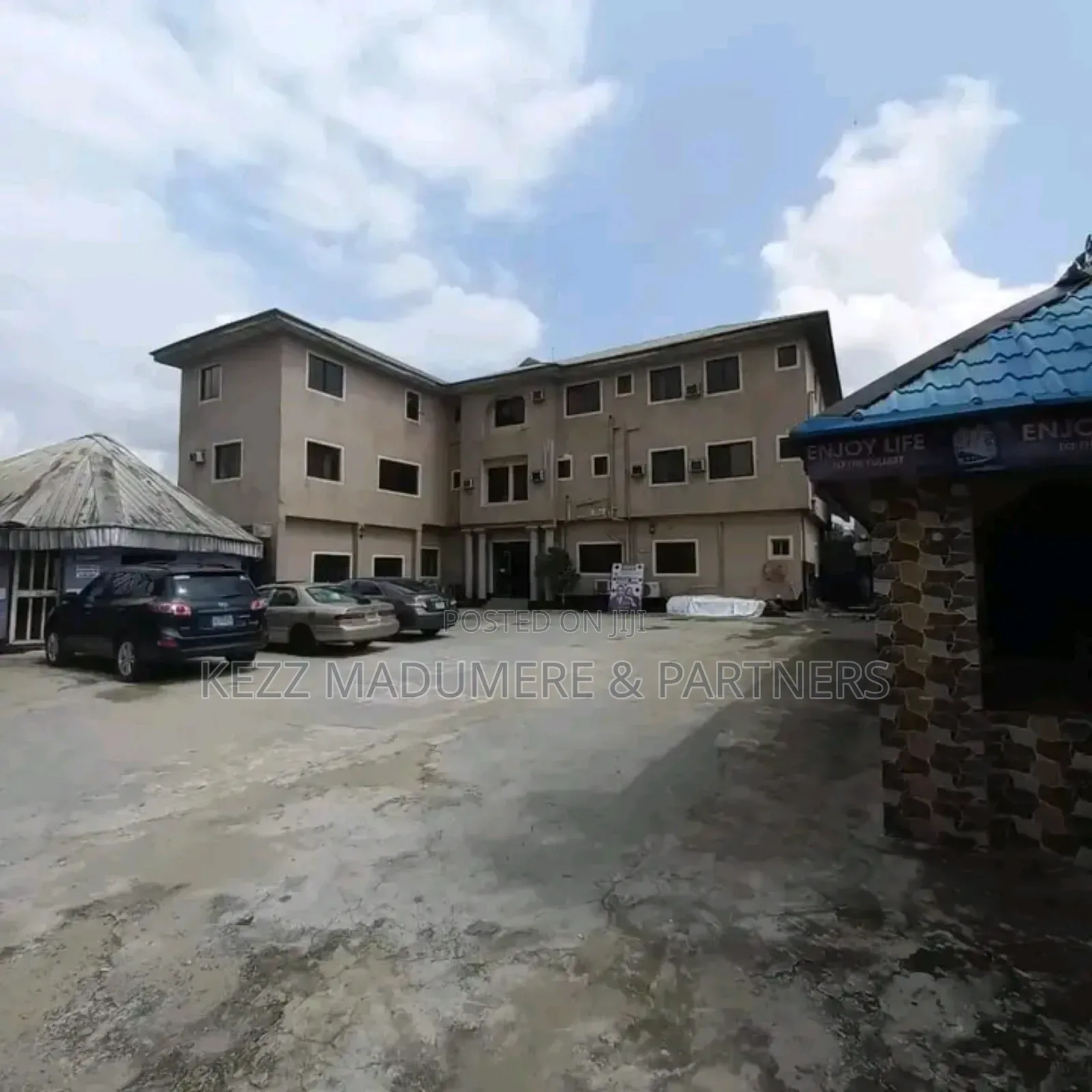 For Sale : 52 Rooms Functional Hotel in Port Harcourt