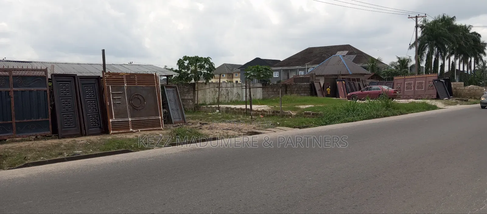 For Sale : 31⁄2 Plot ON MAJOR Sars Rd , Ph