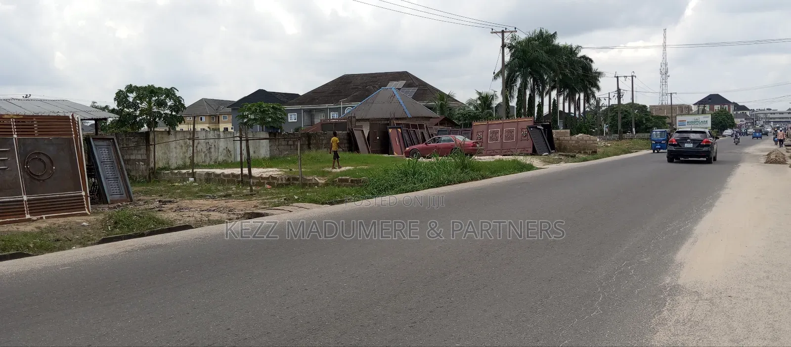 For Sale : 31⁄2 Plot ON MAJOR Sars Rd , Ph