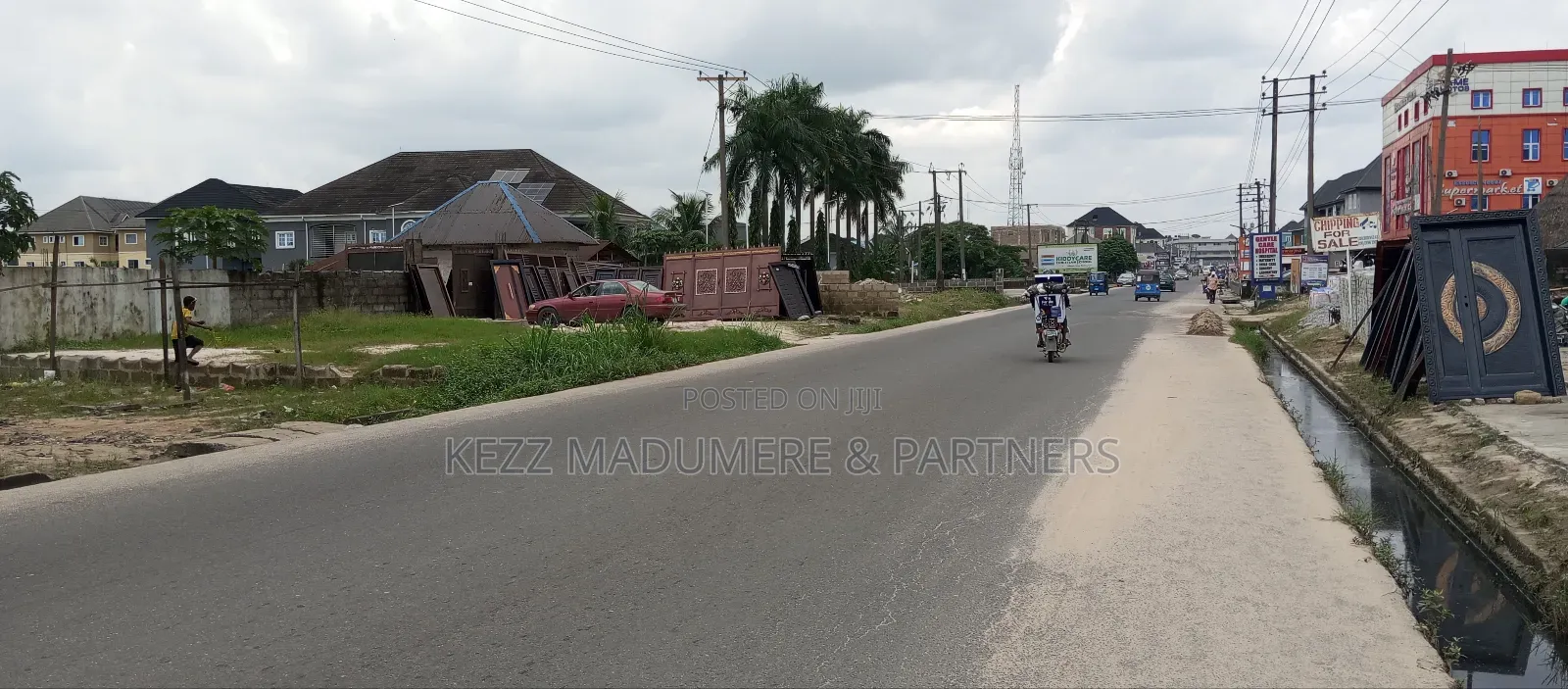For Sale : 31⁄2 Plot ON MAJOR Sars Rd , Ph