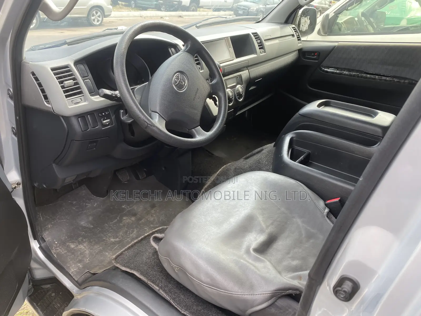 Toyota HiAce 2012 Silver