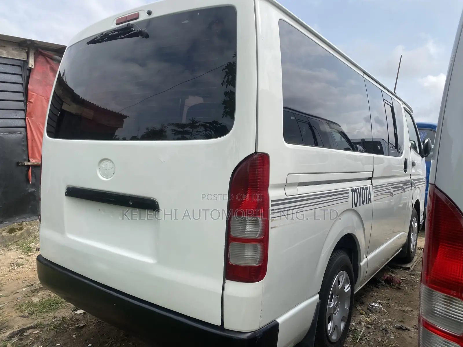 Toyota HiAce 2010 White