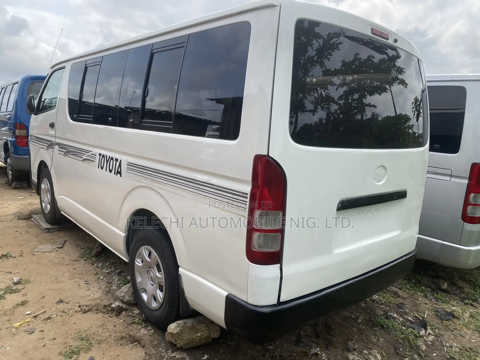 Toyota HiAce 2010 White