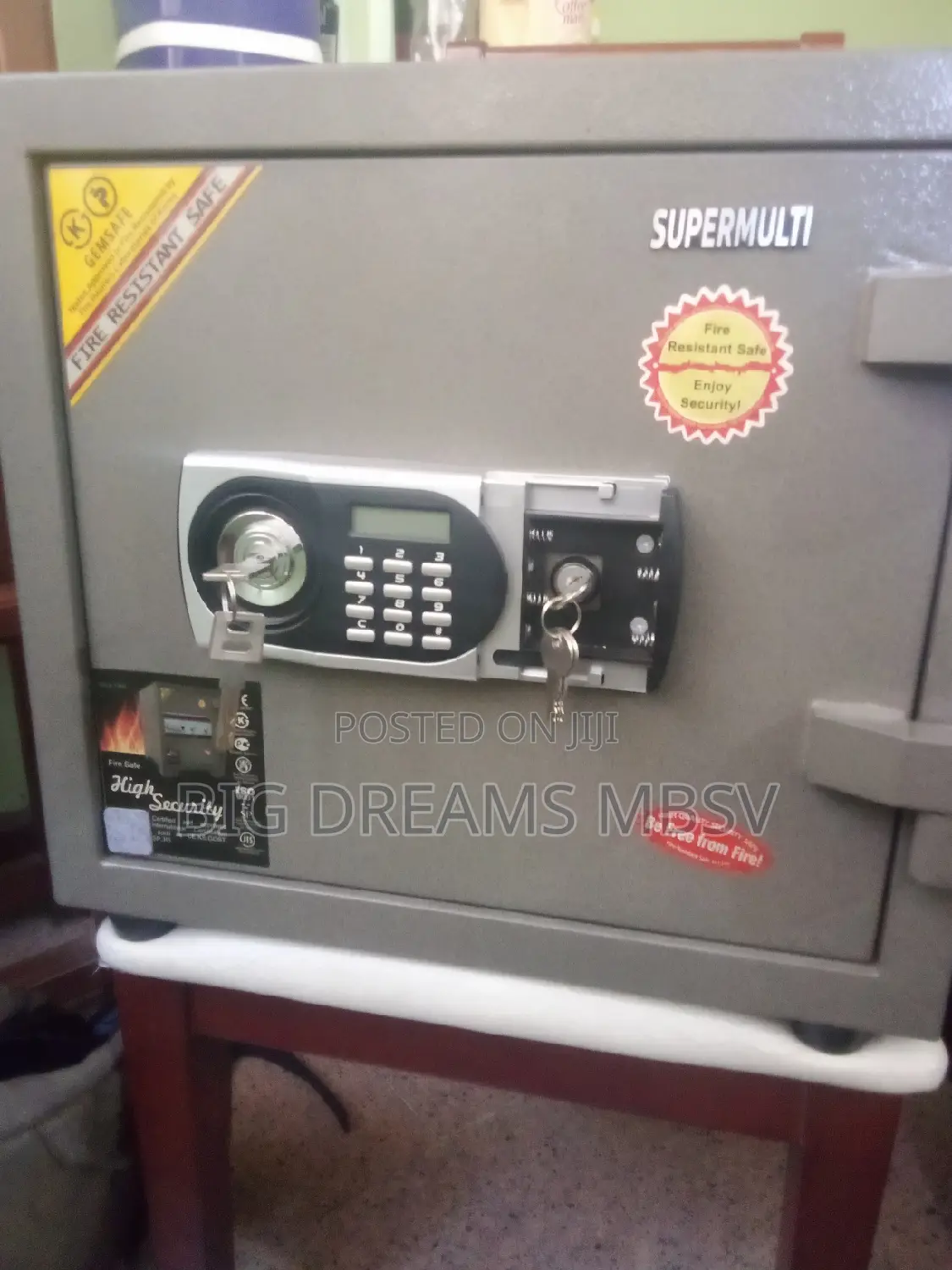 Italian Flat Fireproof Safe Repair