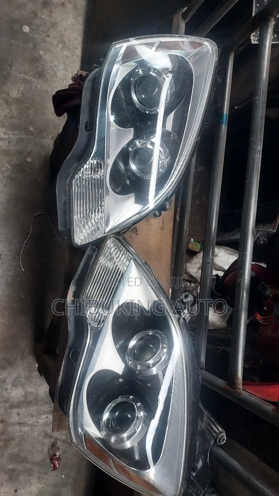 Head Light GMC Acadia 2010