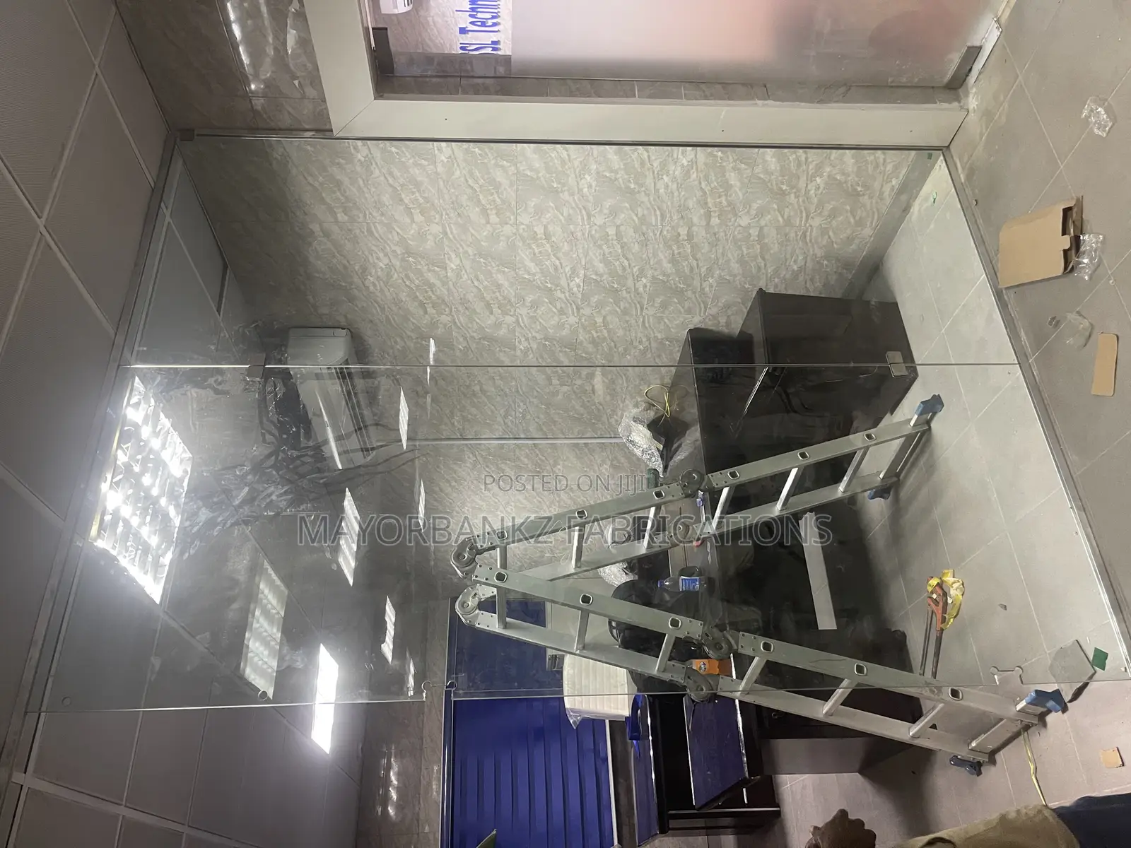 Frameless Glass Partition