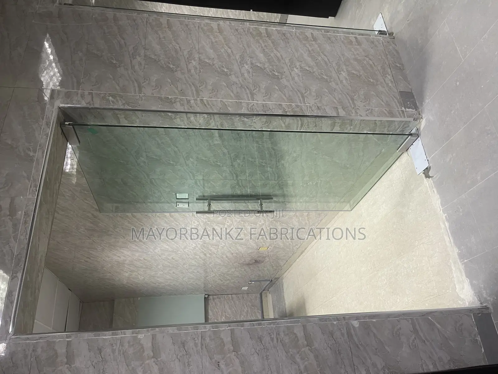 Frameless Doors for Offices