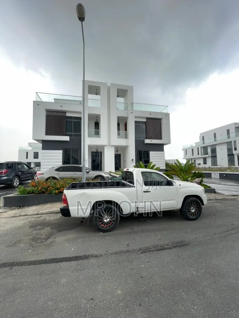 5bdrm House in Lekki for sale