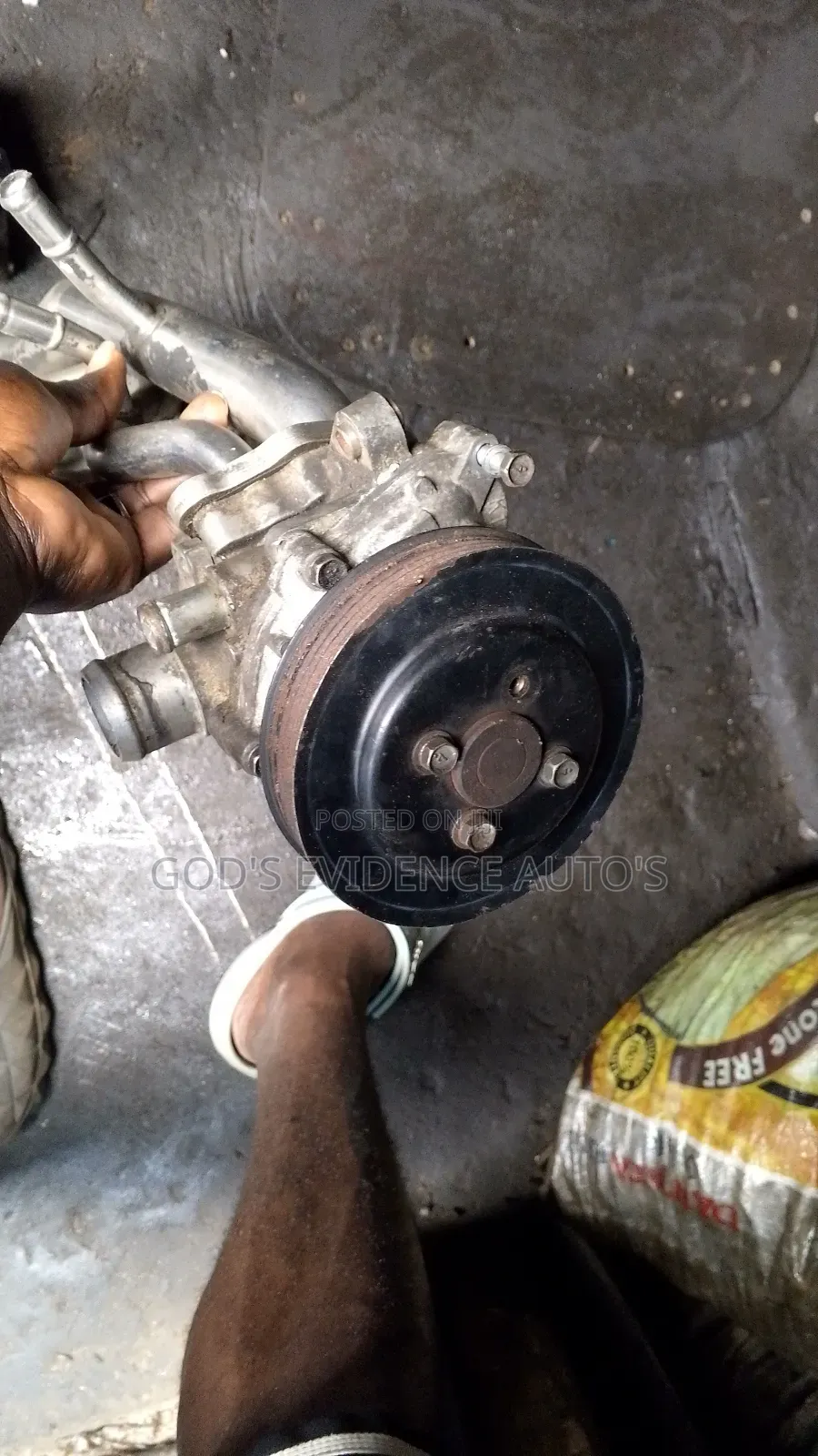Water Pump Volvo V8