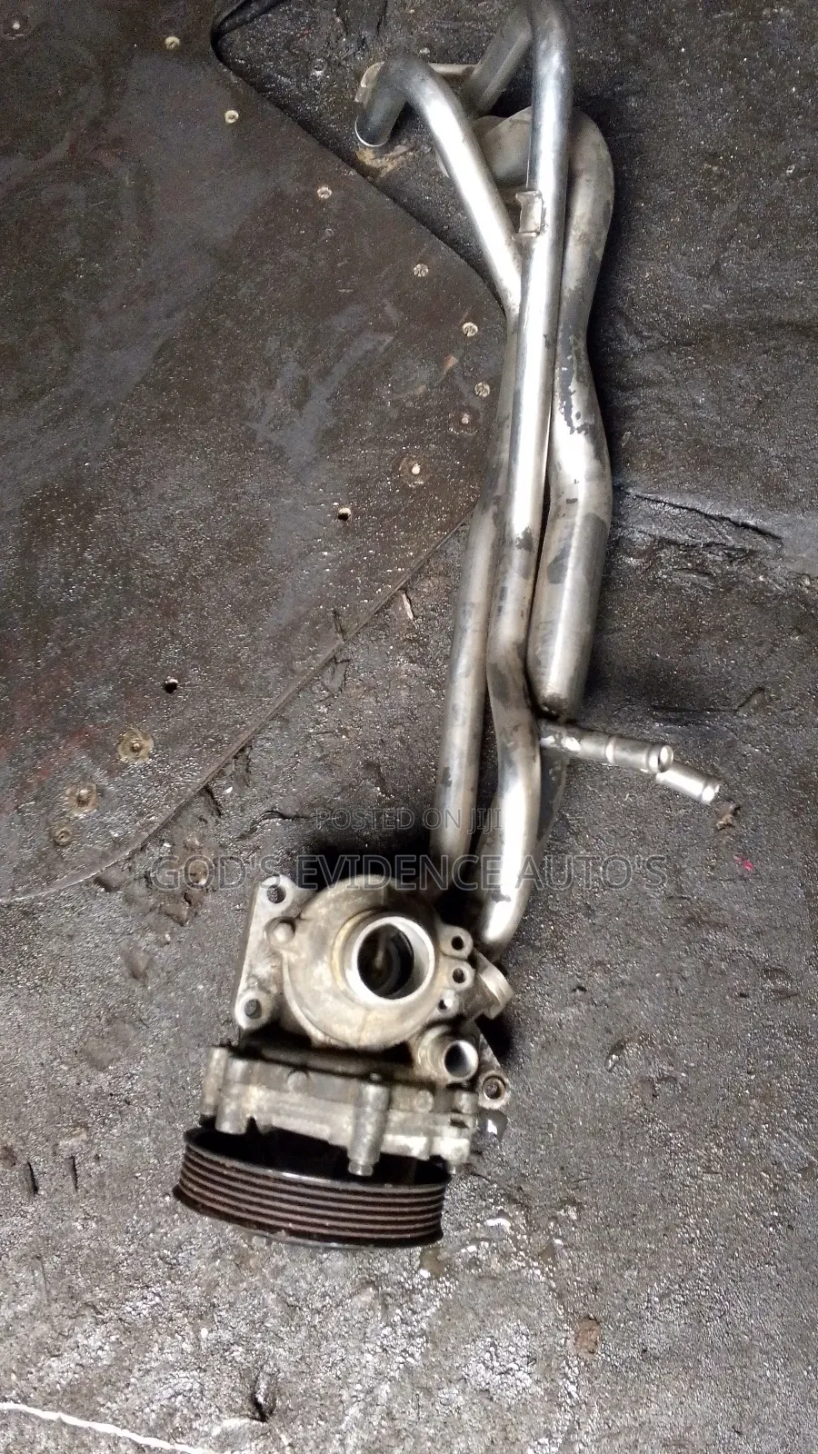 Water Pump Volvo V8