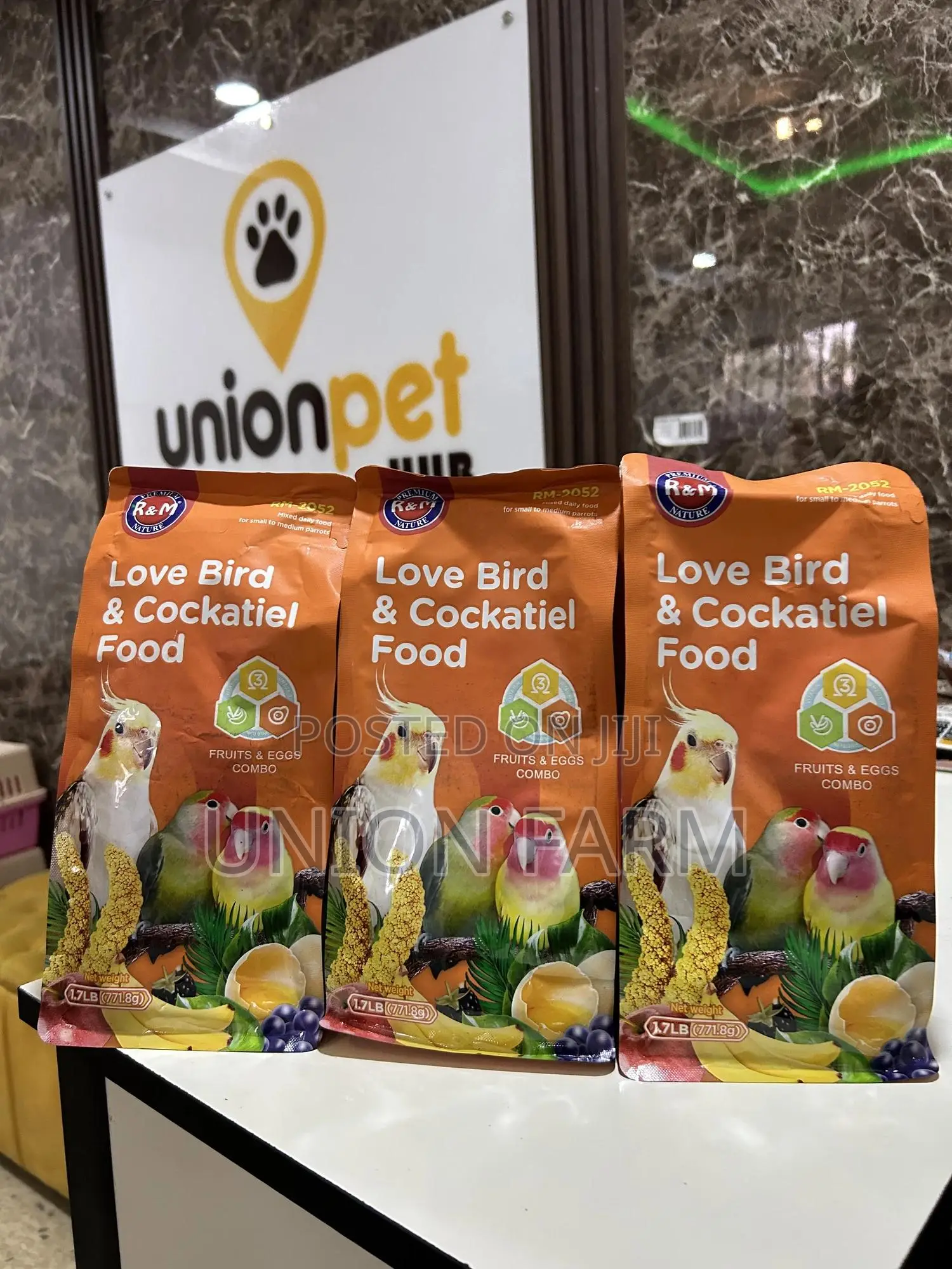 R M Parrot Food