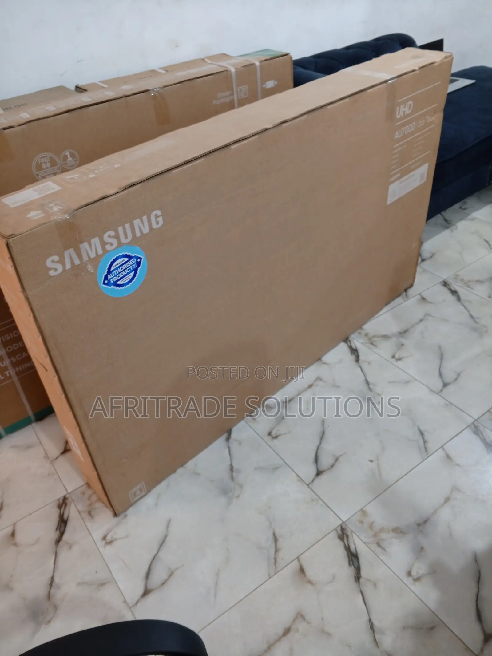 Brand New 65" AU7000 UHD Smart TV - Samsung