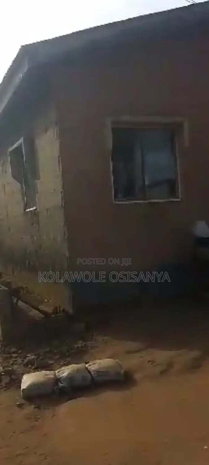 10bdrm Bungalow in Crown, Ayobo for sale