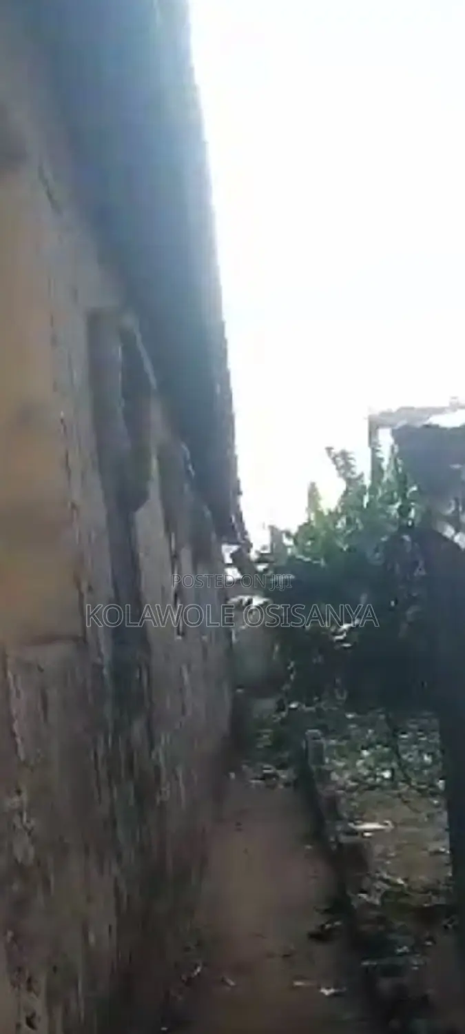 10bdrm Bungalow in Crown, Ayobo for sale