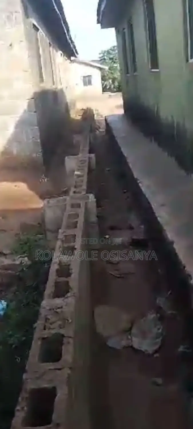 10bdrm Bungalow in Crown, Ayobo for sale