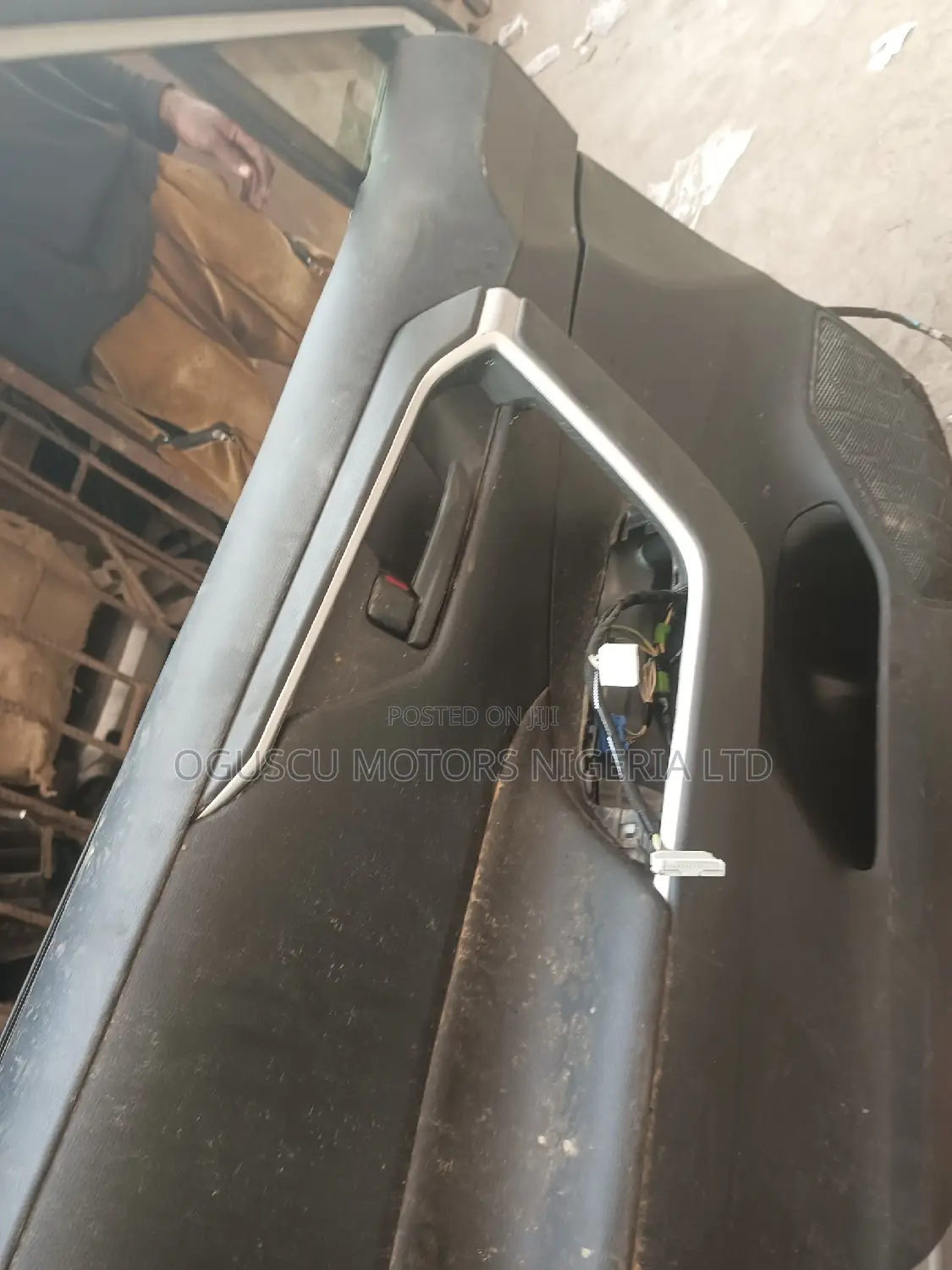 Complete Front Left Door RAV4 2020 -2021 Tokunbo