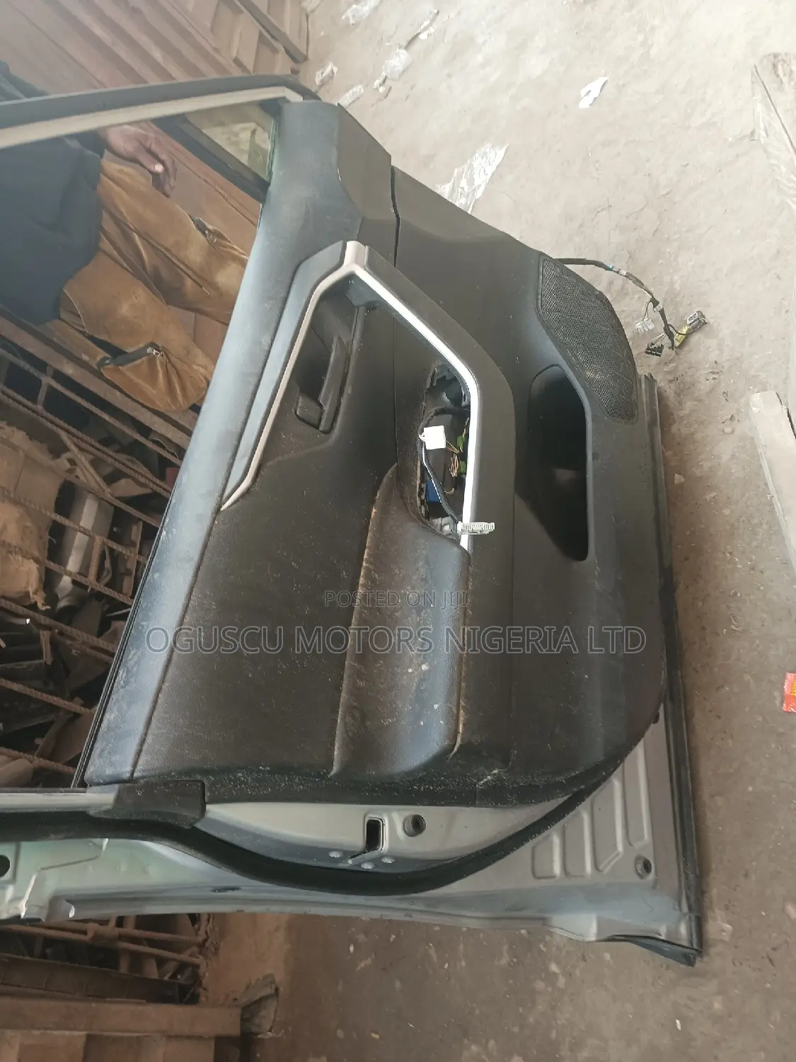 Complete Front Left Door RAV4 2020 -2021 Tokunbo