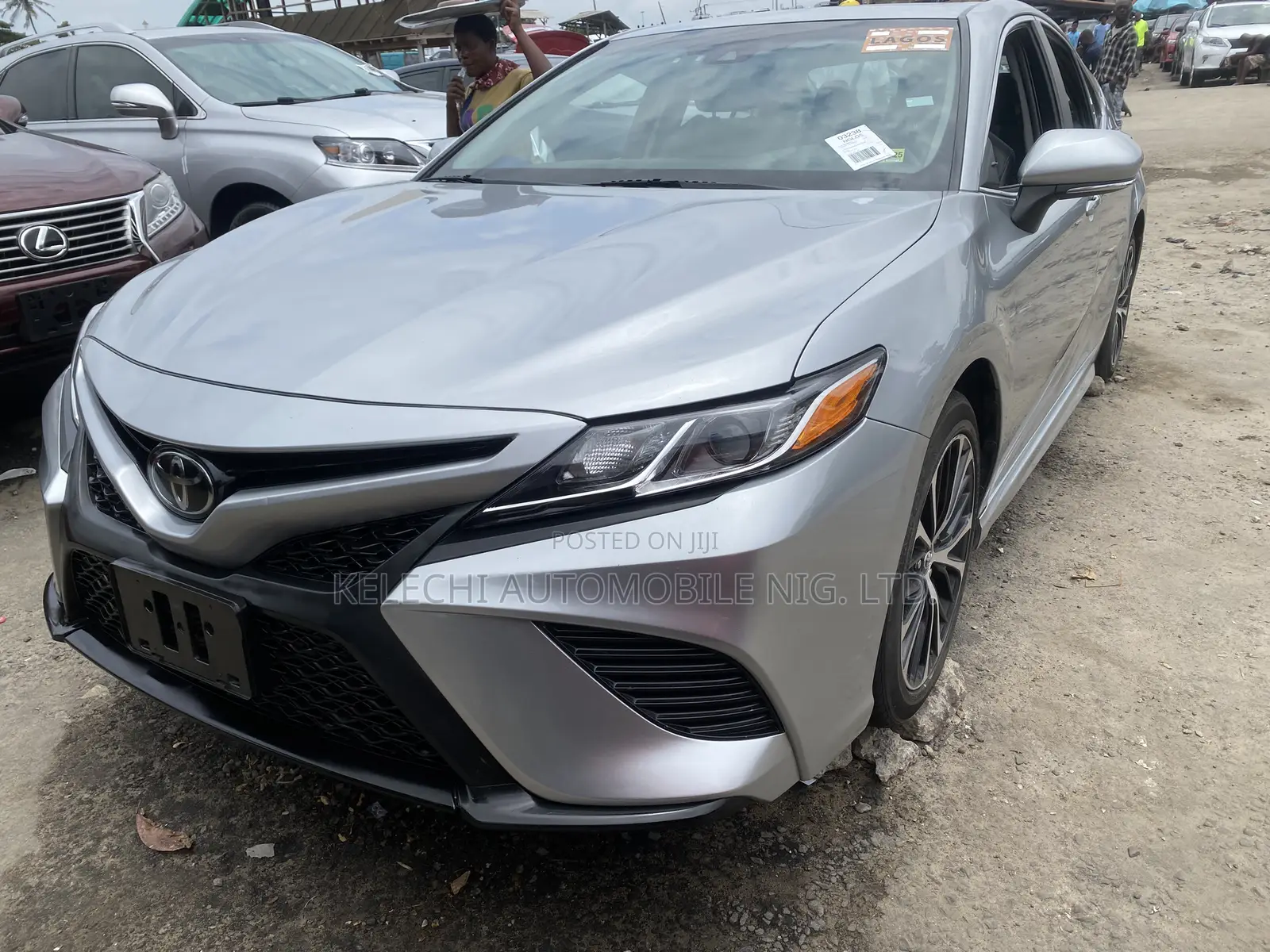 Toyota Camry SE FWD (2.5L 4cyl 8AM) 2018 Silver