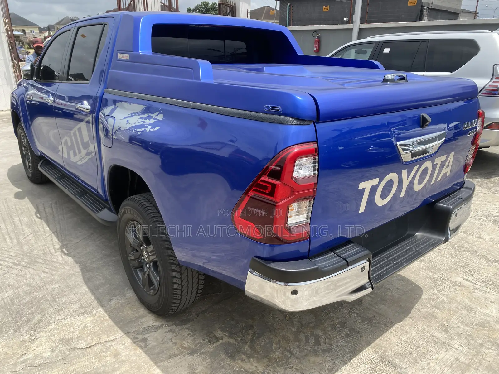 Toyota Hilux 2021 Blue
