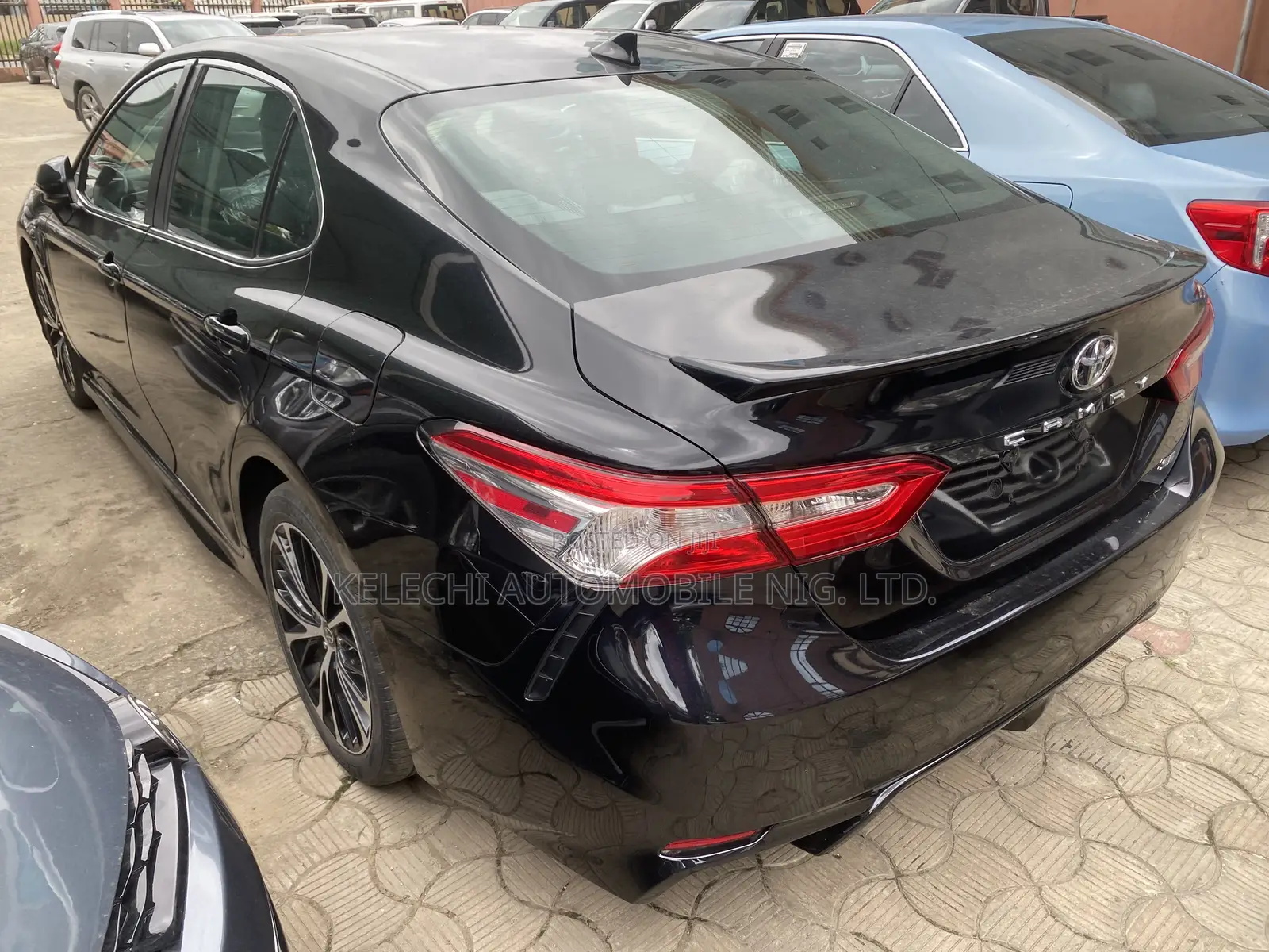 Toyota Camry SE FWD 2020 Black