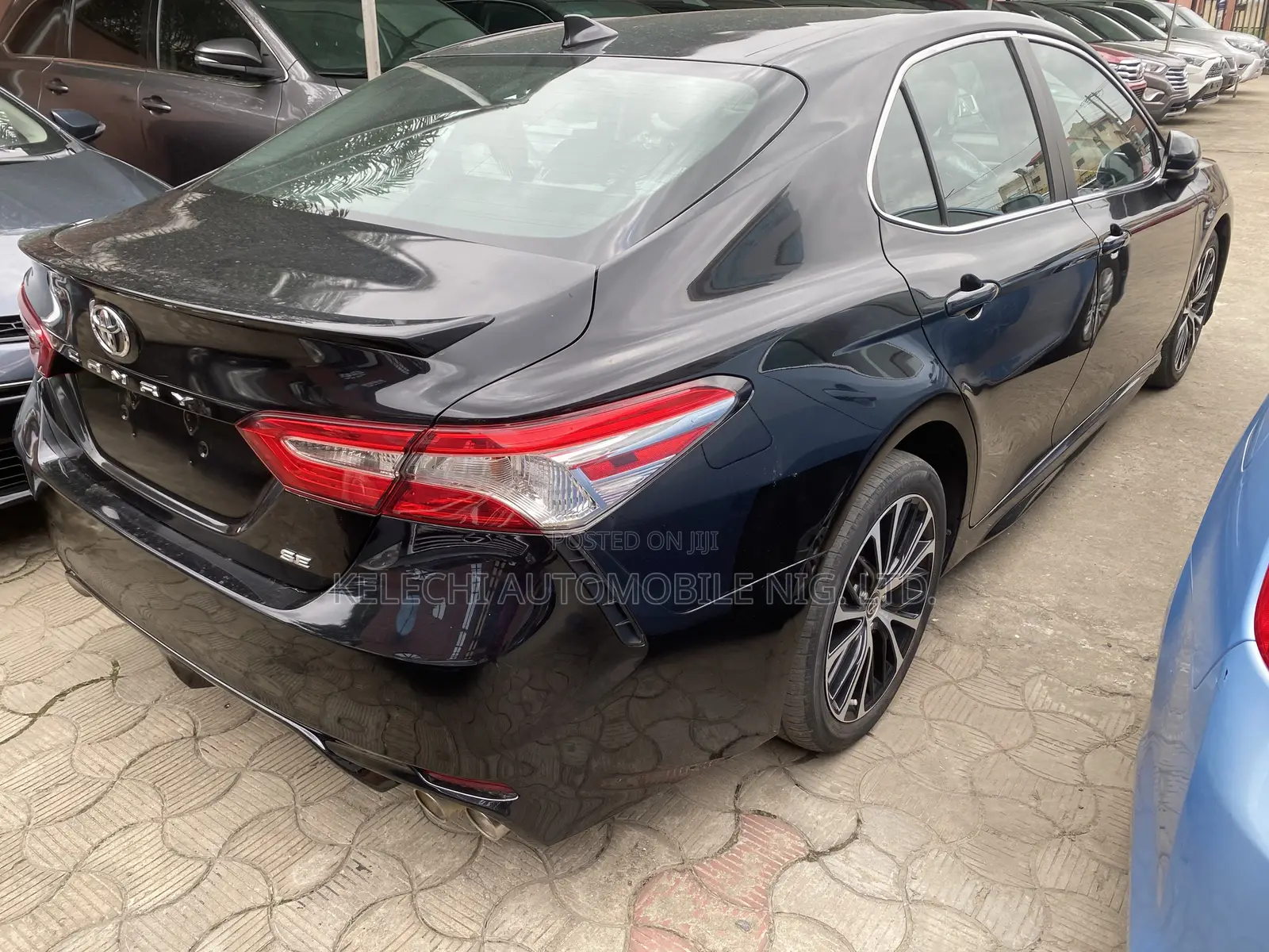 Toyota Camry SE FWD 2020 Black