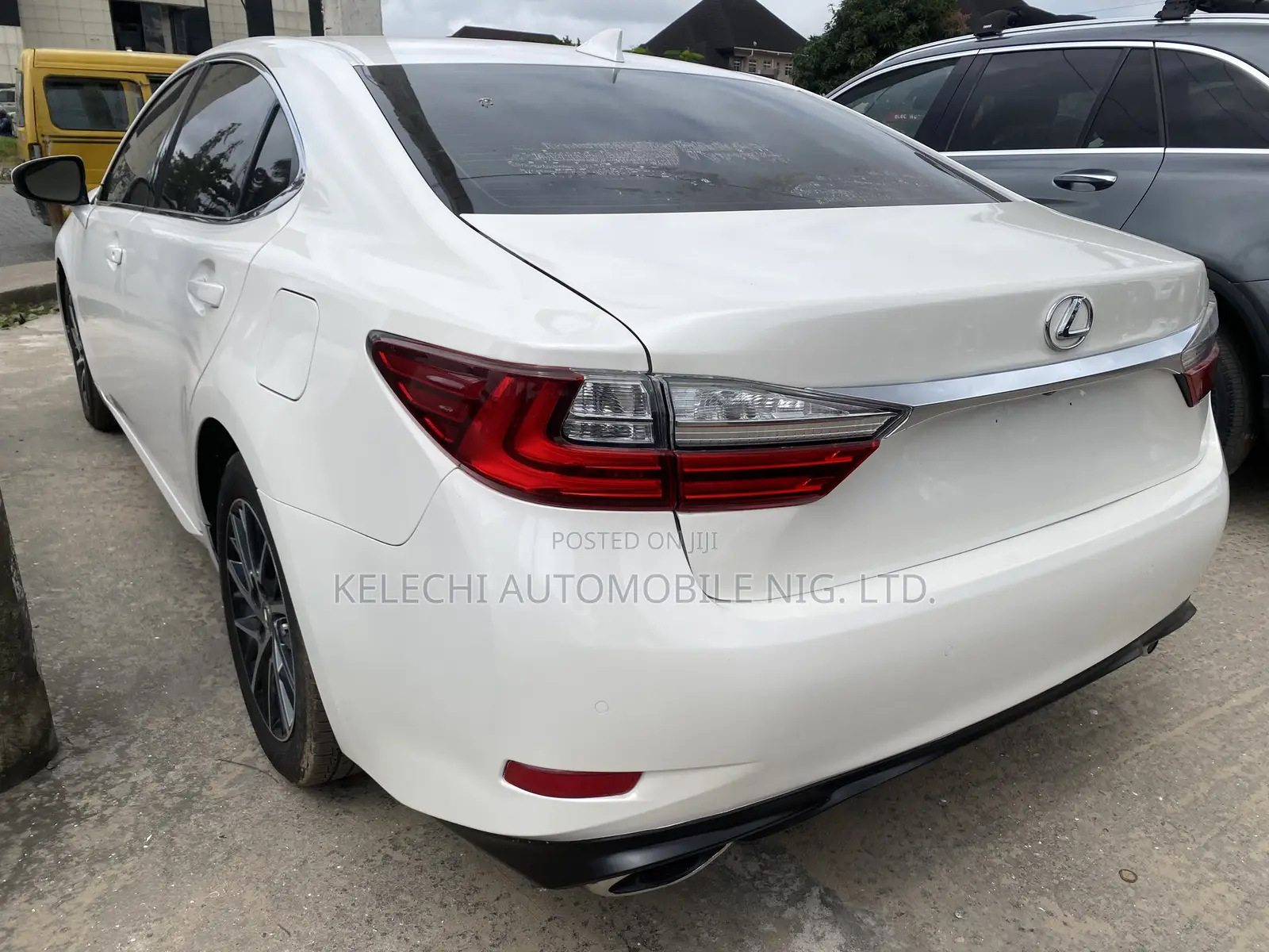 Lexus ES 350 FWD 2016 White