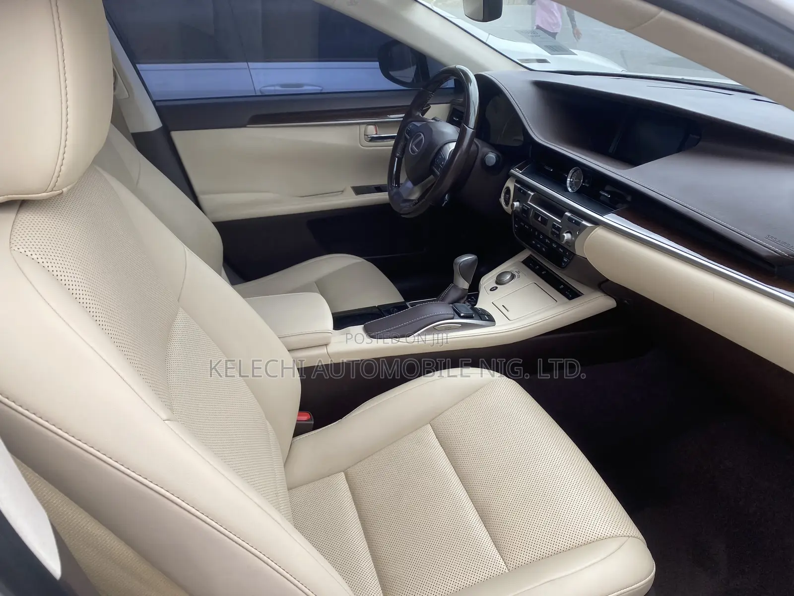 Lexus ES 350 FWD 2016 White
