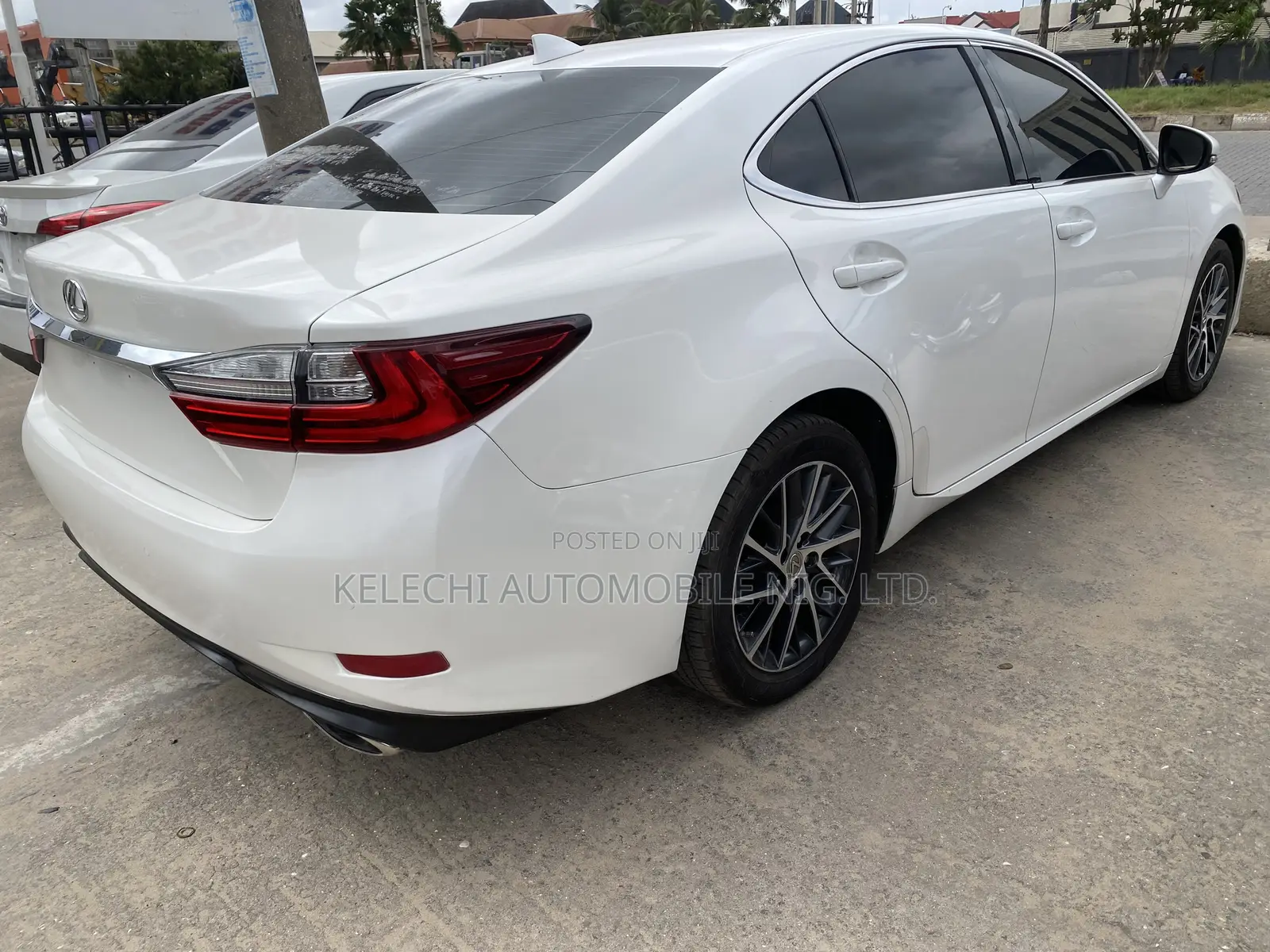 Lexus ES 350 FWD 2016 White