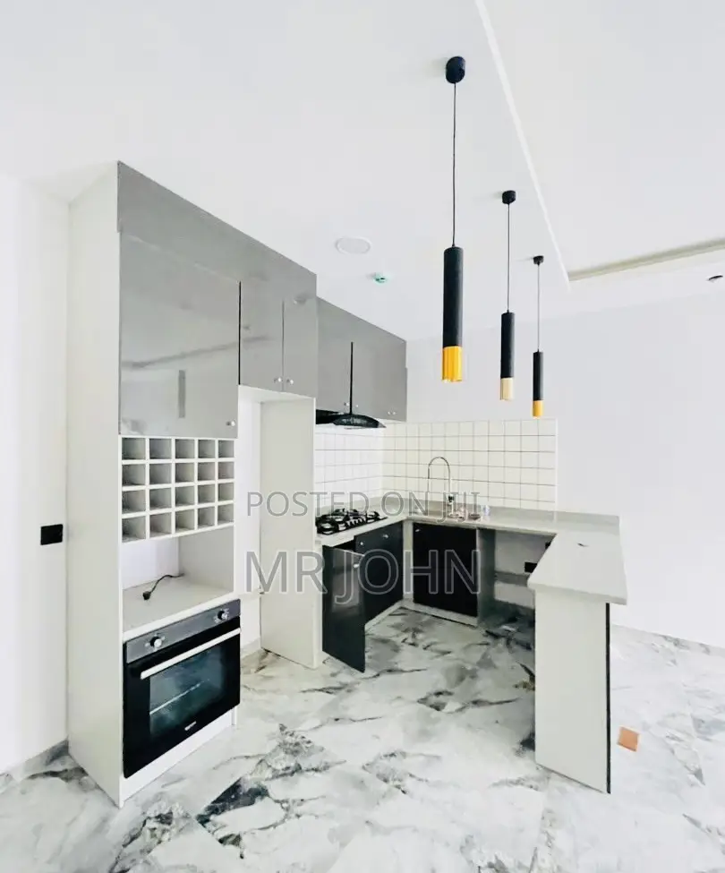 3bdrm Apartment in Lekki for sale
