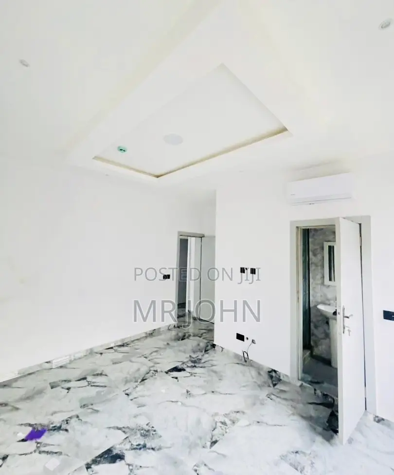 3bdrm Apartment in Lekki for sale