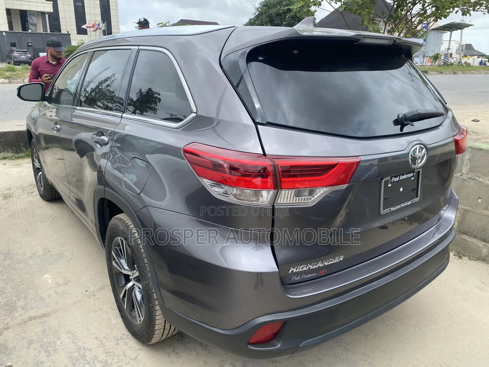 Toyota Highlander XLE V6 4x2 (3.5L 6cyl 6A) 2016 Gray
