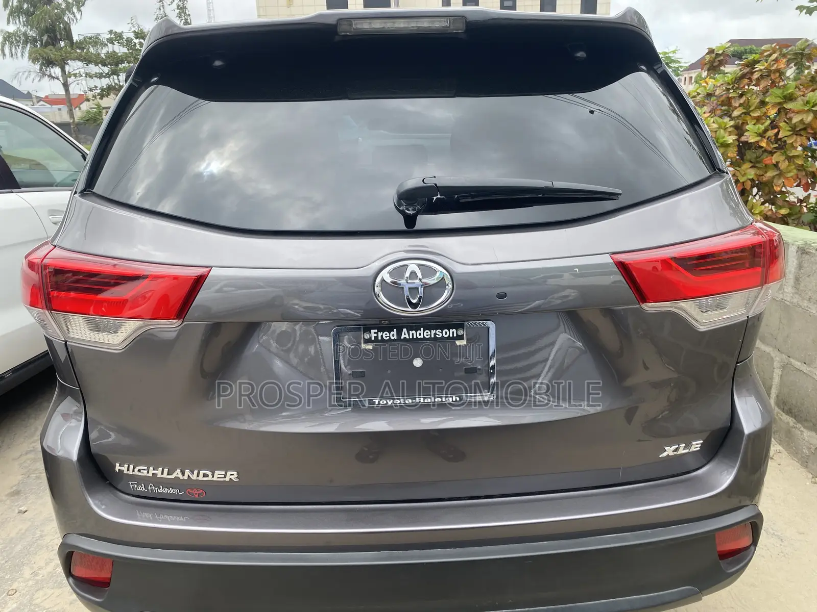 Toyota Highlander XLE V6 4x2 (3.5L 6cyl 6A) 2016 Gray