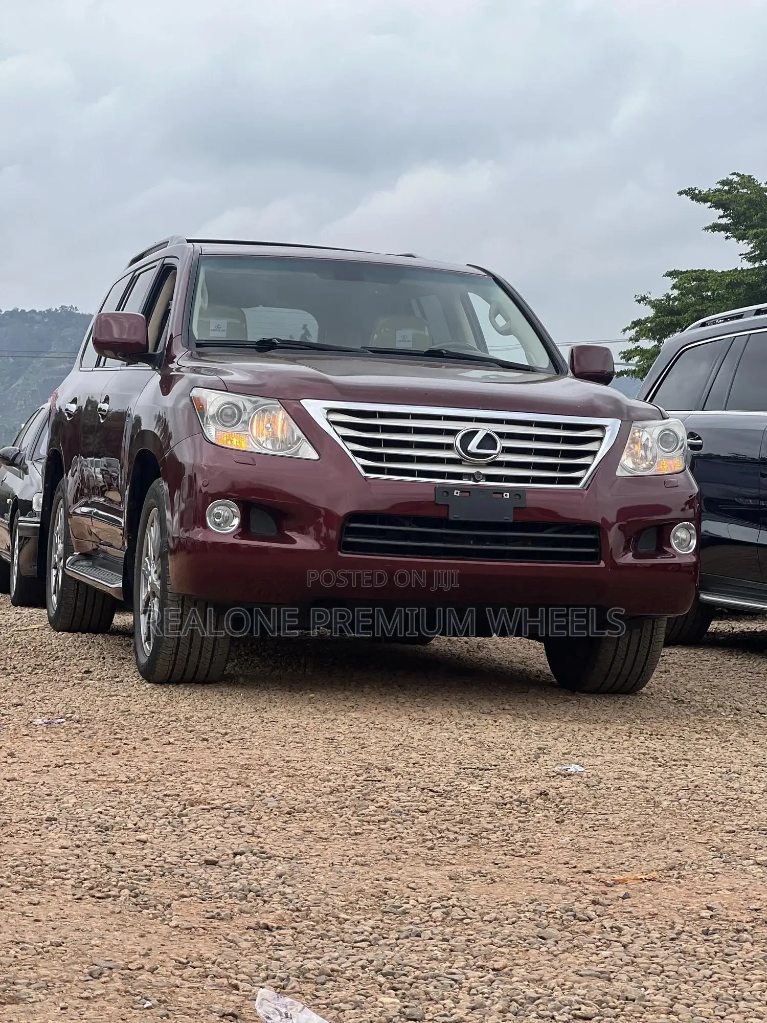 Lexus LX 570 2011 Red
