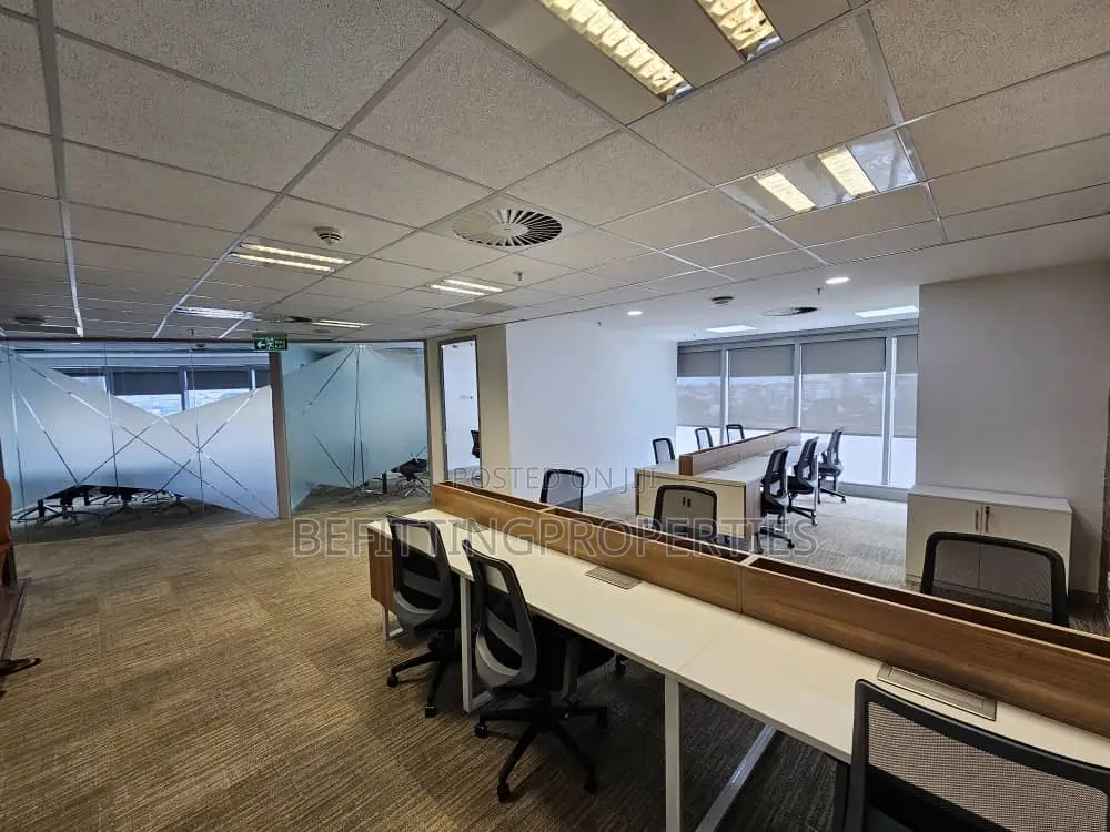 New and Exquisite Fully Furnished N Serviced Office Space