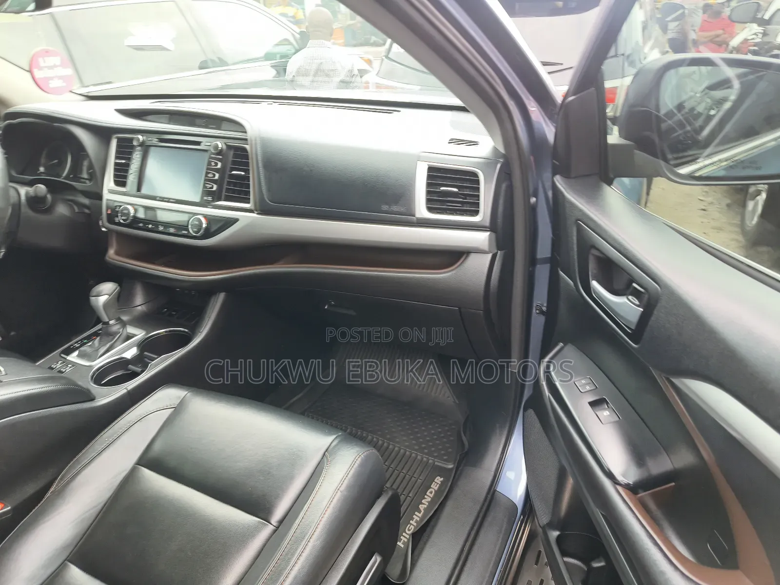 Toyota Highlander XLE 4x4 V6 (3.5L 6cyl 8A) 2018 Blue