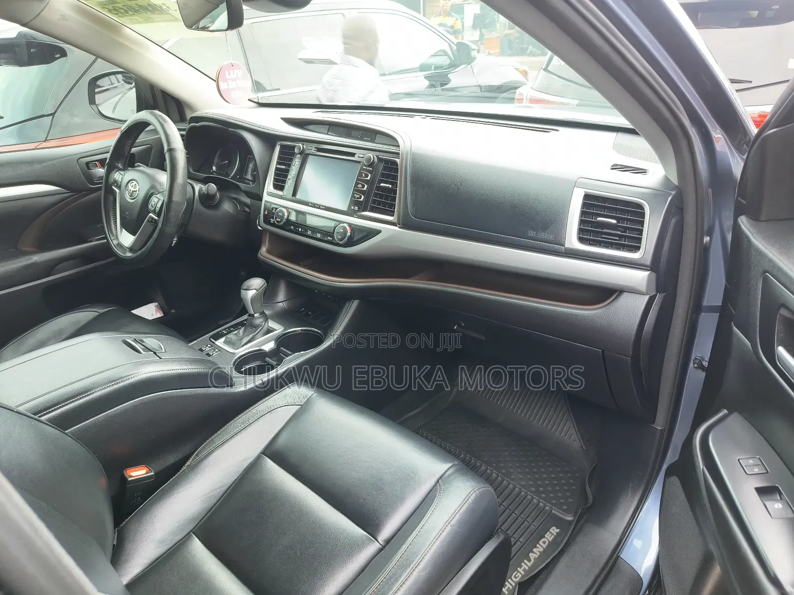 Toyota Highlander XLE 4x4 V6 (3.5L 6cyl 8A) 2018 Blue