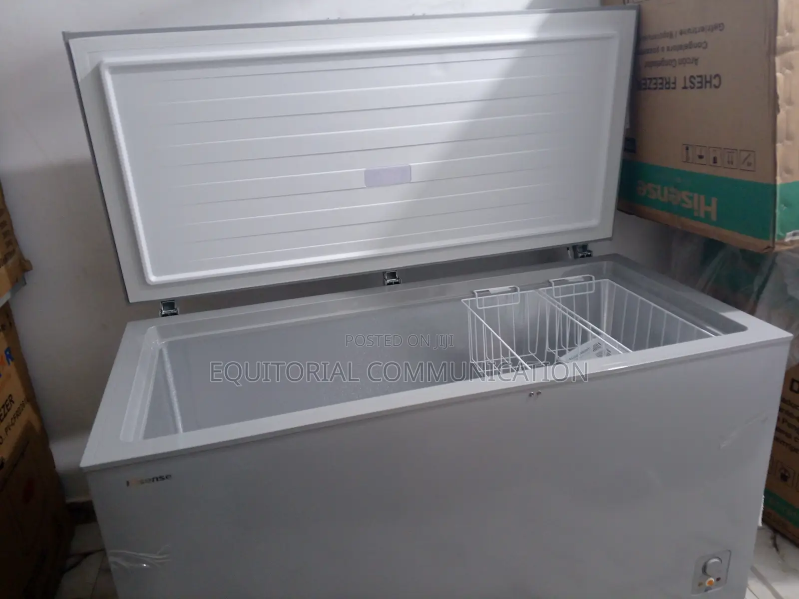 Powerful Hisense 420litres Chest Freezer Silver
