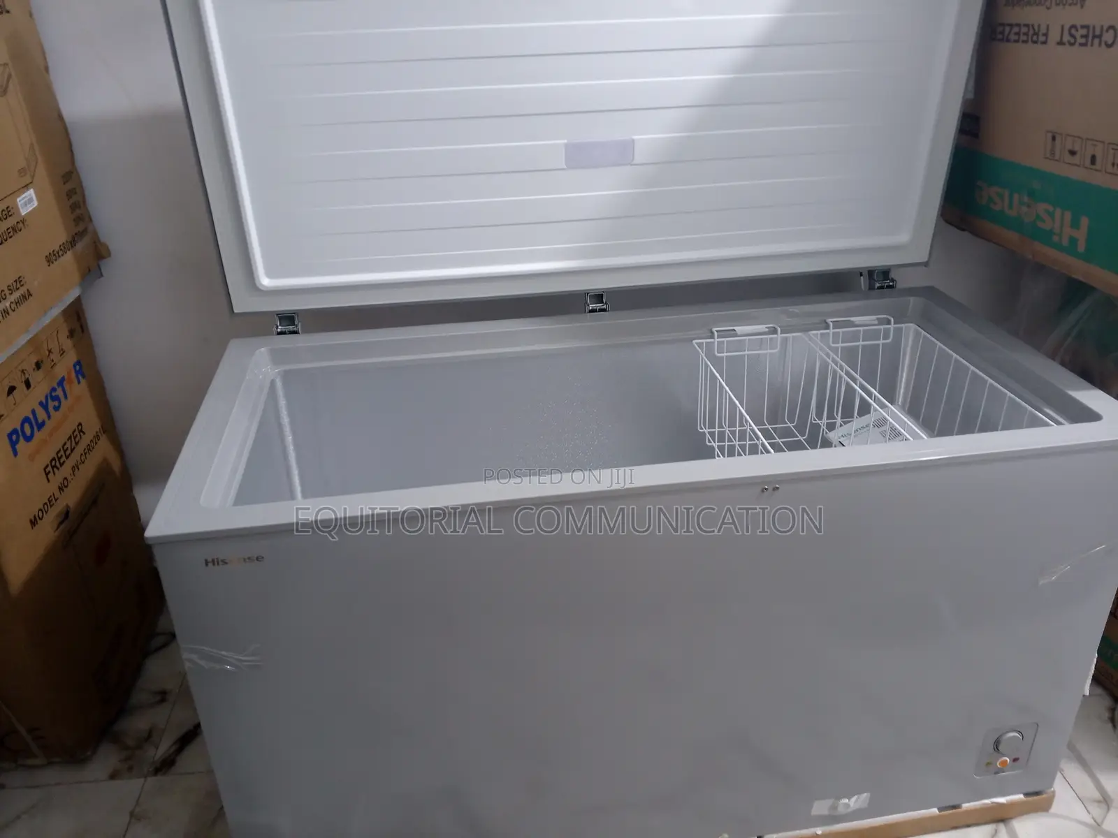 A1 Hisense 420litres Chest Freezer Silver 