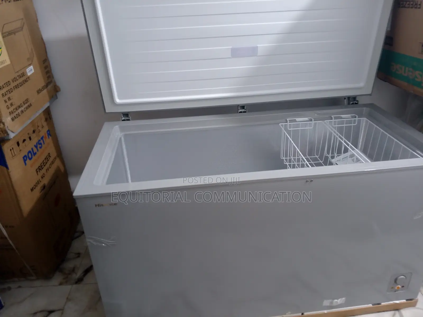 A1 Hisense 420litres Chest Freezer Silver 