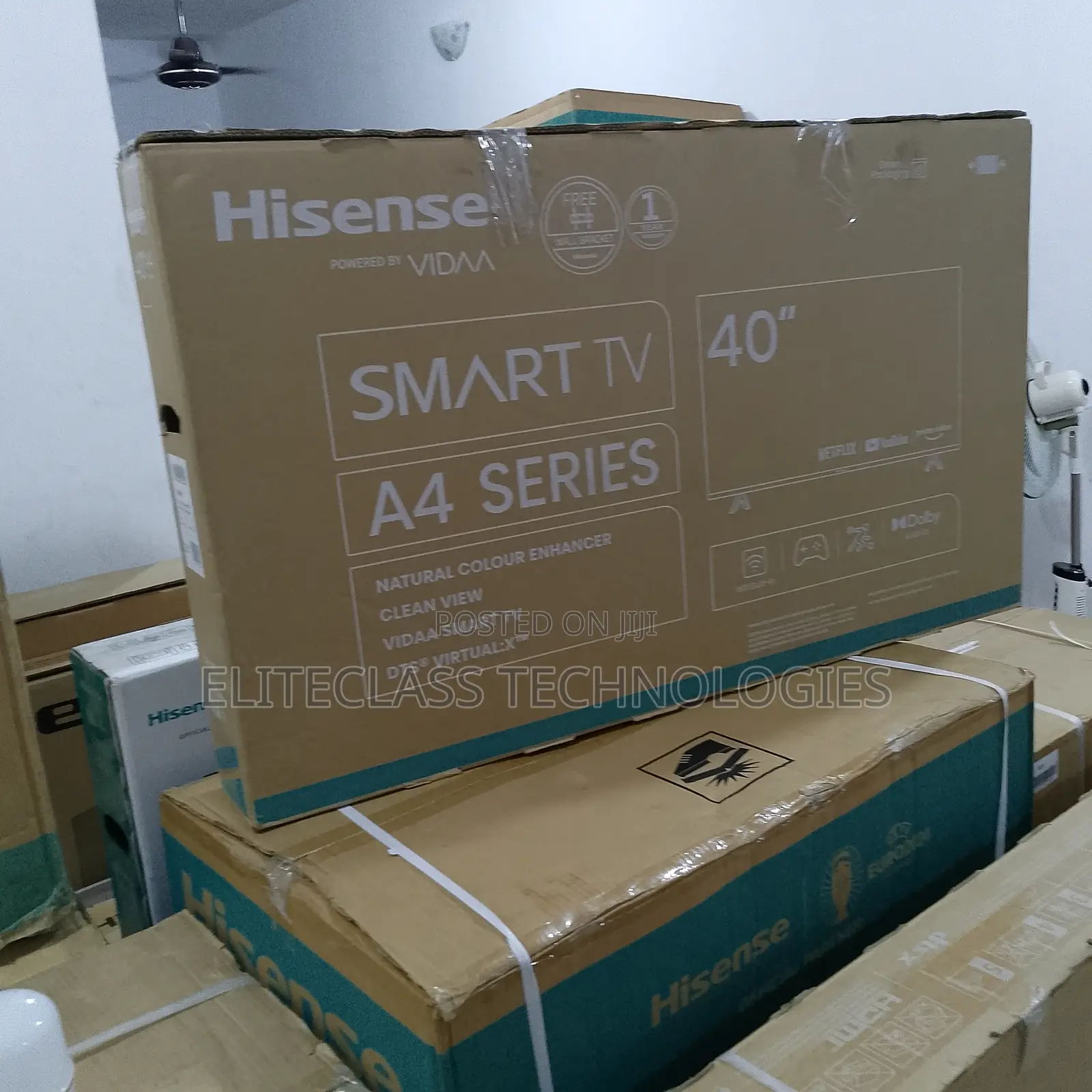 New in 40'' Hisense Smart TV