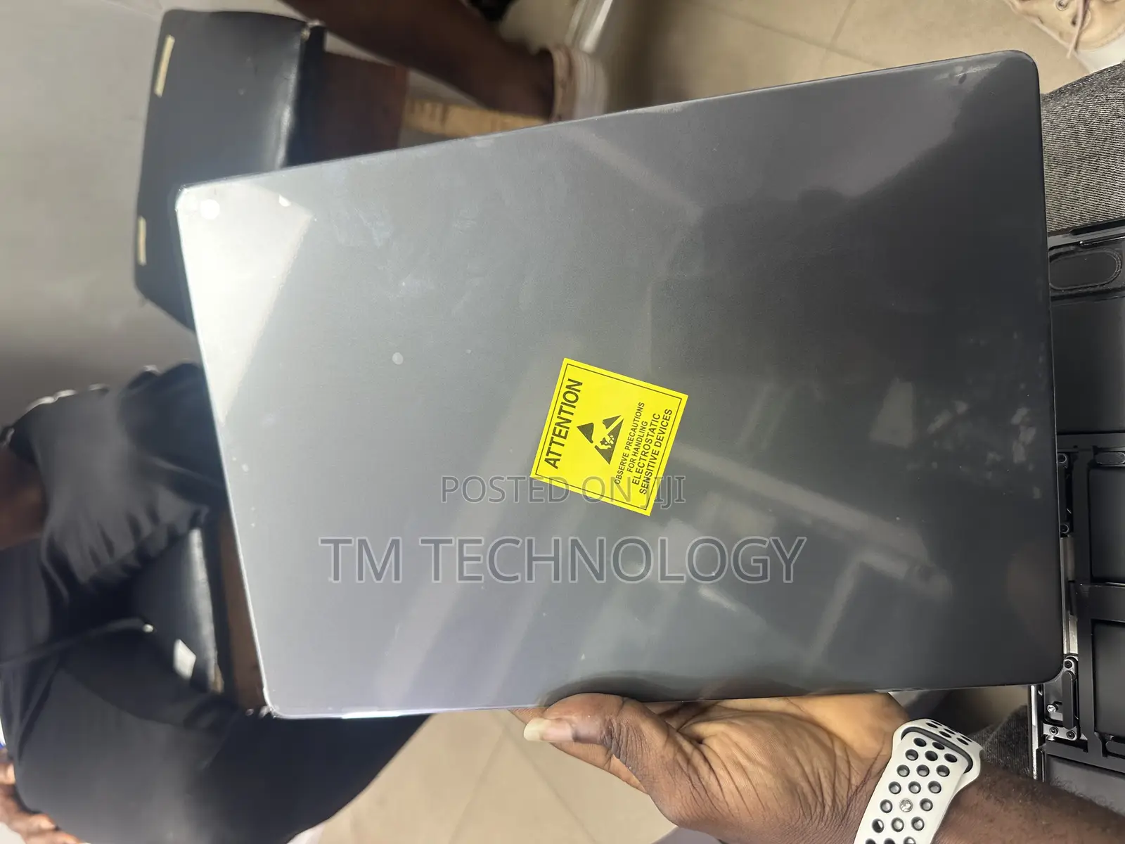 Macbook Pro 14inch M3 Chip Screen